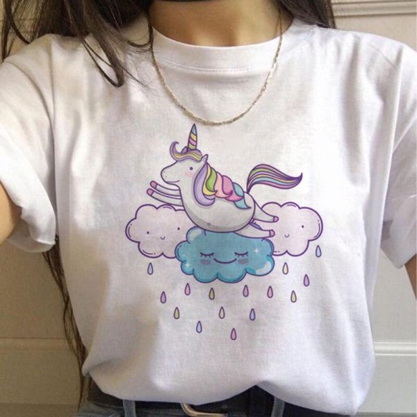 t-shirt licorne dans les nuages